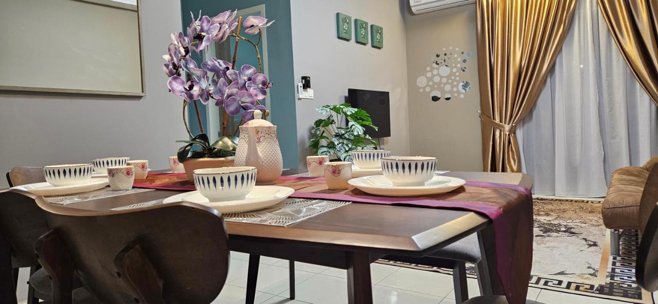 E. R Homestay 3R2B Nearby Klia Sepang Esterno foto