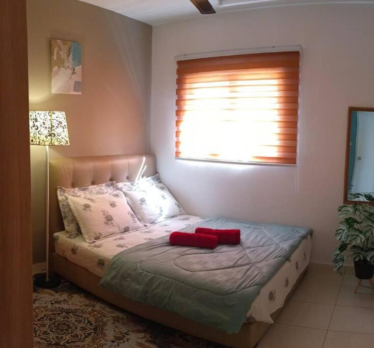 E. R Homestay 3R2B Nearby Klia Sepang Esterno foto