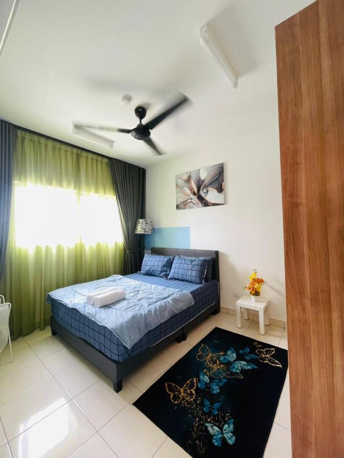 E. R Homestay 3R2B Nearby Klia Sepang Esterno foto