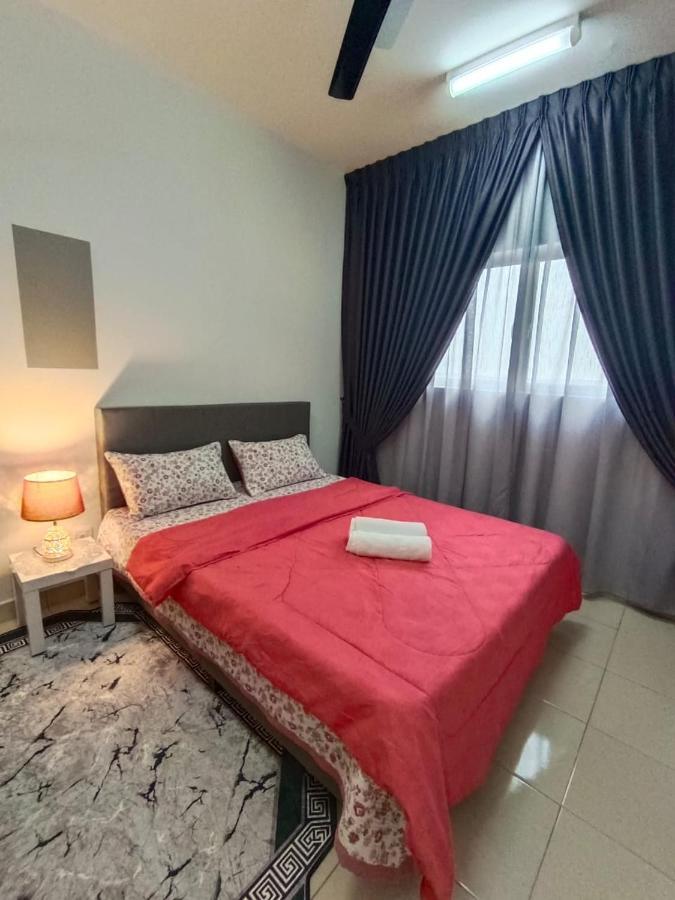 E. R Homestay 3R2B Nearby Klia Sepang Esterno foto