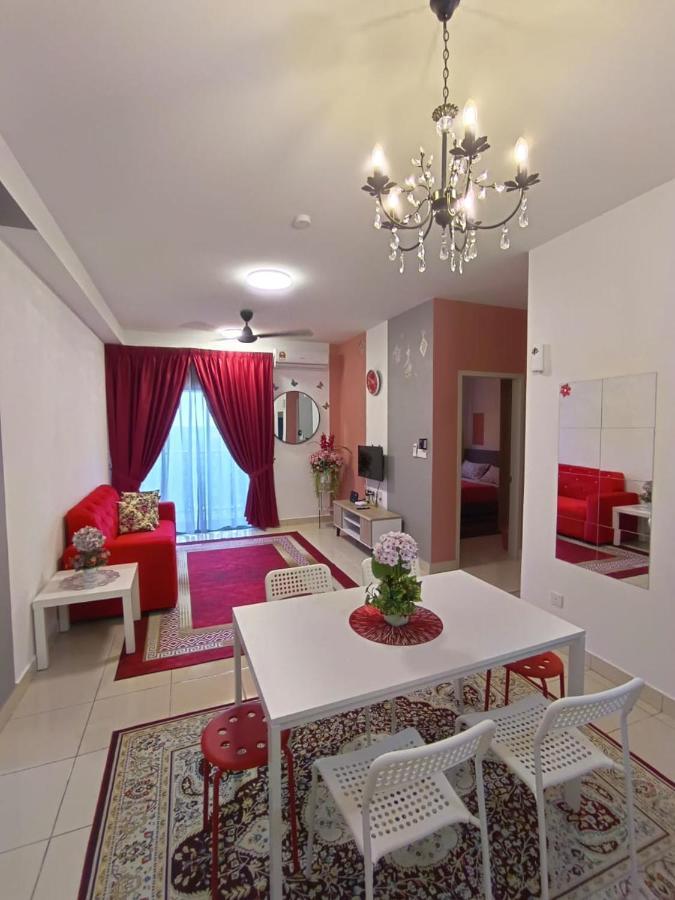 E. R Homestay 3R2B Nearby Klia Sepang Esterno foto